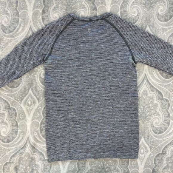 Girls Ivivva Long Sleeve - Picture 2 of 4